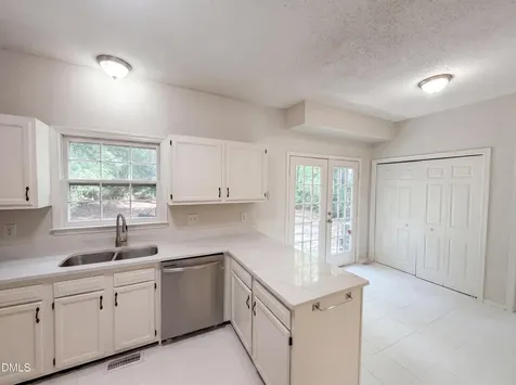 5209 Heelands Court Raleigh NC 27610