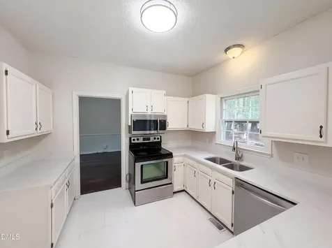 5209 Heelands Court Raleigh NC 27610
