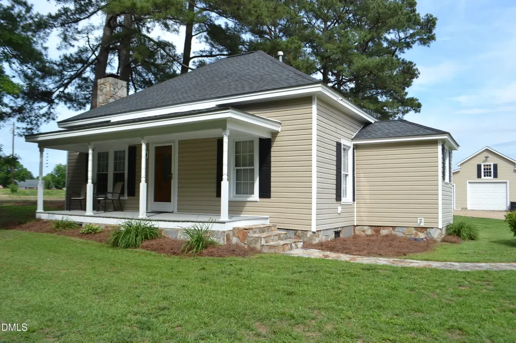 1066 Nc 27 E Lillington NC 27546