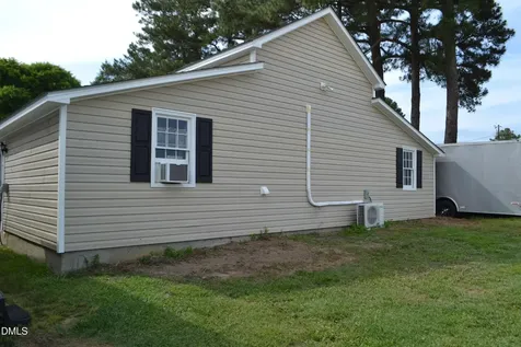 1066 Nc 27 E Lillington NC 27546
