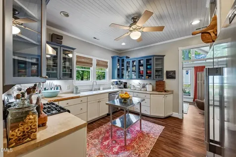 108 S Occoneechee Street Hillsborough NC 27278