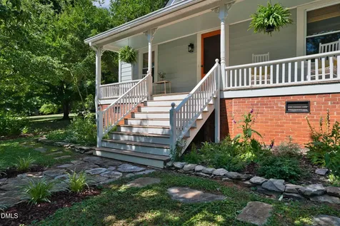 108 S Occoneechee Street Hillsborough NC 27278