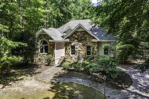 8 Rabbit Path Bahama NC 27503