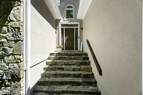8 Rabbit Path Bahama NC 27503