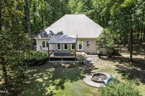 8 Rabbit Path Bahama NC 27503