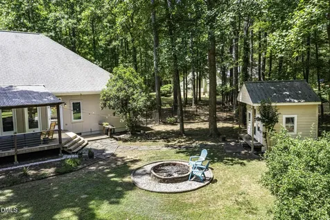 8 Rabbit Path Bahama NC 27503
