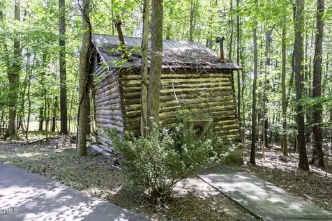 8 Rabbit Path Bahama NC 27503