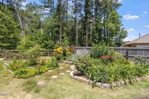 134 Woodwater Circle Lillington NC 27546