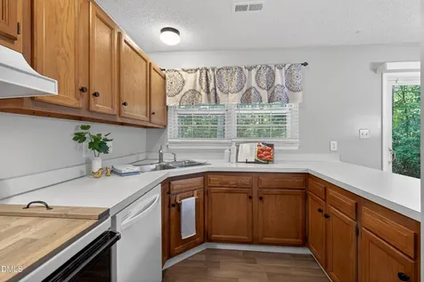 5313 Thistlebrook Court Raleigh NC 27610