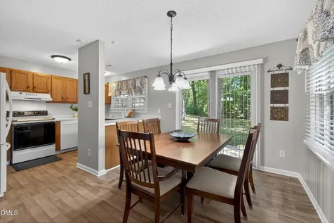 5313 Thistlebrook Court Raleigh NC 27610