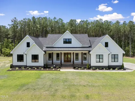 25 Downes Trail Selma NC 27576