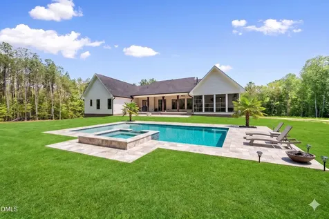 25 Downes Trail Selma NC 27576