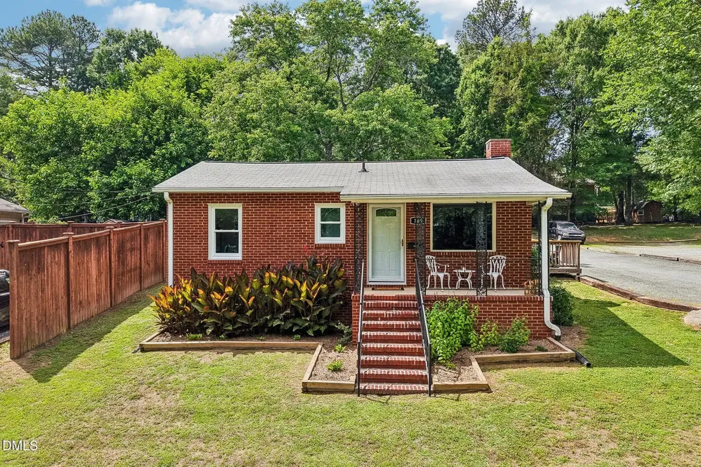 109 Estes Drive Carrboro NC 27510