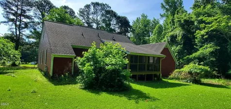104 Long Street Fuquay Varina NC 27526