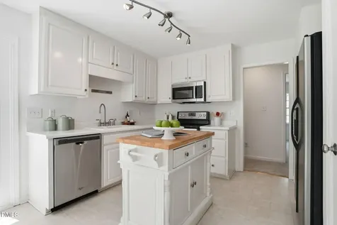 8013 Tobin Place Raleigh NC 27612