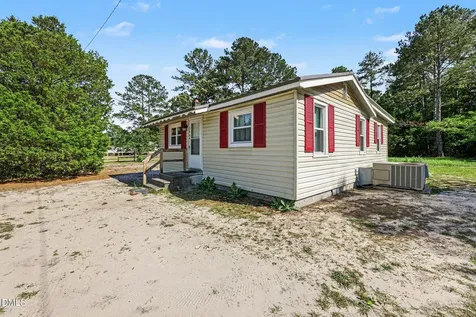 3566 Sanderosa Road Fayetteville NC 28312