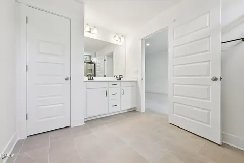 10923 Bayflower Way Raleigh NC 27617