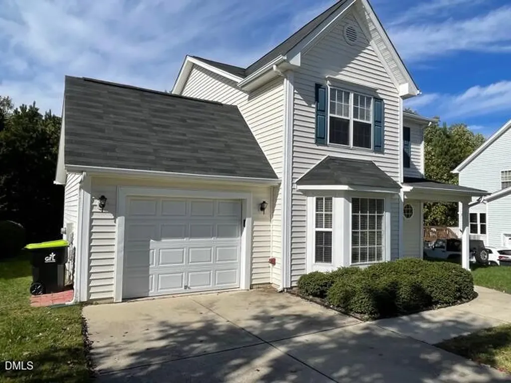 433 Holly Thorn Trace Holly Springs NC 27540