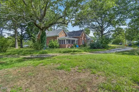 3916 U.s. 401 Highway N Louisburg NC 27549