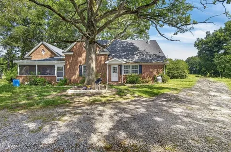 3916 U.s. 401 Highway N Louisburg NC 27549