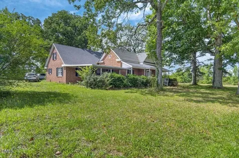 3916 U.s. 401 Highway N Louisburg NC 27549