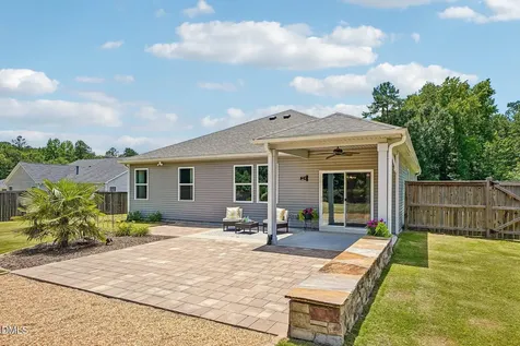 121 Rawls Meadow Fuquay Varina NC 27526