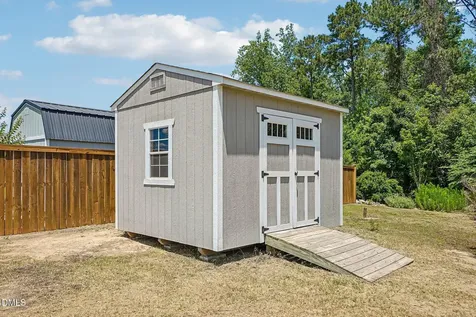 121 Rawls Meadow Fuquay Varina NC 27526