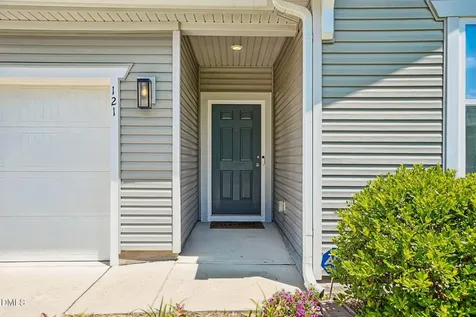 121 Rawls Meadow Fuquay Varina NC 27526