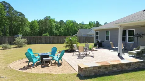 121 Rawls Meadow Fuquay Varina NC 27526