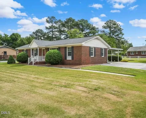 606 E Fremont Street Kenly NC 27542