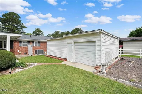 606 E Fremont Street Kenly NC 27542