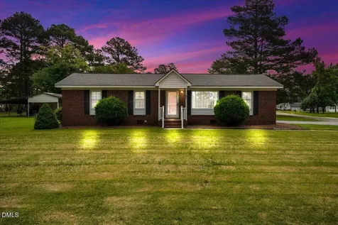 606 E Fremont Street Kenly NC 27542