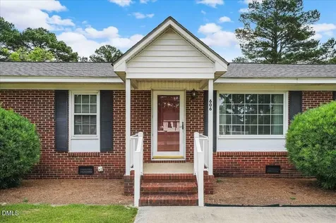 606 E Fremont Street Kenly NC 27542