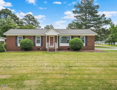 606 E Fremont Street Kenly NC 27542