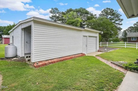 606 E Fremont Street Kenly NC 27542