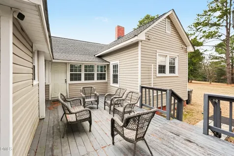 423 E Edinborough Avenue Raeford NC 28376