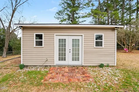 423 E Edinborough Avenue Raeford NC 28376