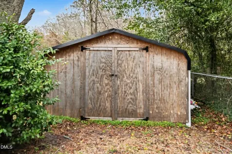423 E Edinborough Avenue Raeford NC 28376