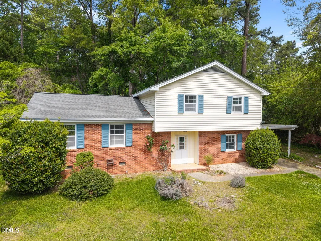 2204 Hillock Drive Raleigh NC 27612