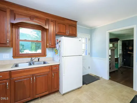 6113 Iris Drive Raleigh NC 27612