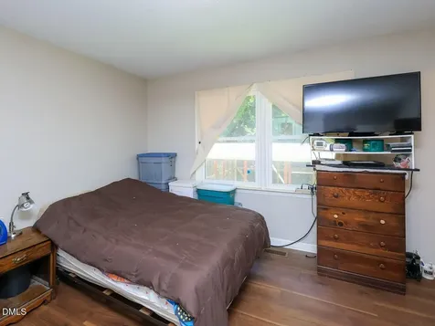 6113 Iris Drive Raleigh NC 27612