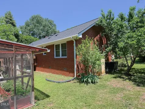 6113 Iris Drive Raleigh NC 27612