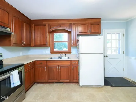 6113 Iris Drive Raleigh NC 27612