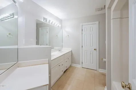 184 Grande Meadow Way Cary NC 27513