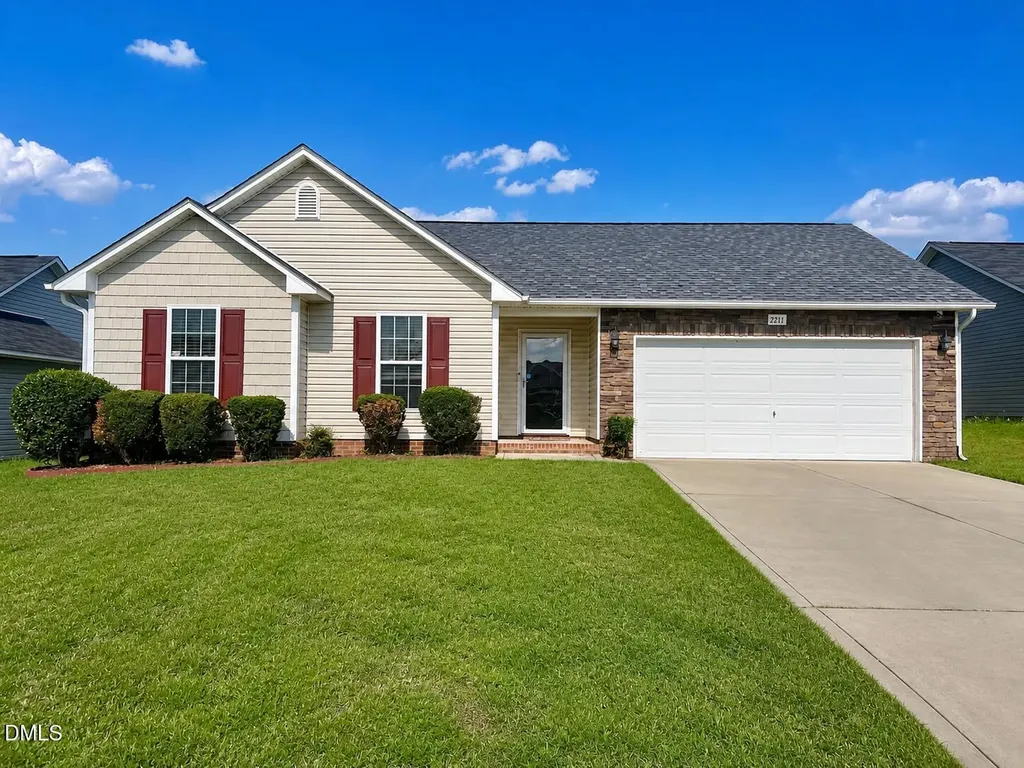 2211 Puffin Place Fayetteville NC 28306