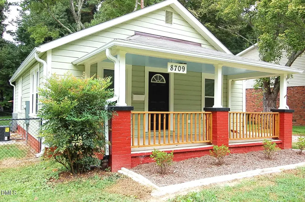 8709 Chapel Hill Road Cary NC 27513