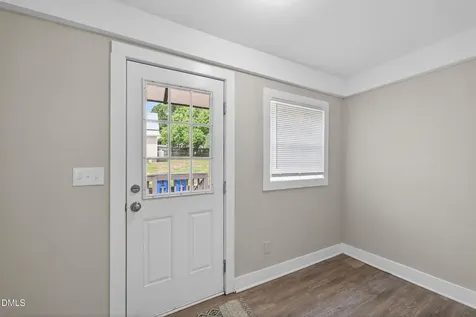 318 W 5th Street Siler City NC 27344
