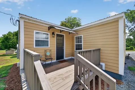 318 W 5th Street Siler City NC 27344