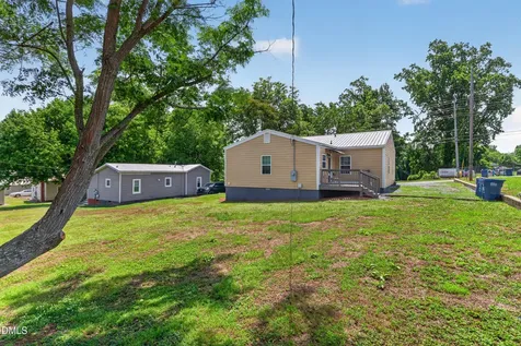 318 W 5th Street Siler City NC 27344