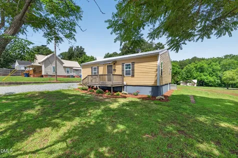 318 W 5th Street Siler City NC 27344